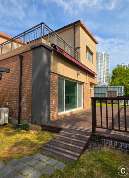 445 US Village